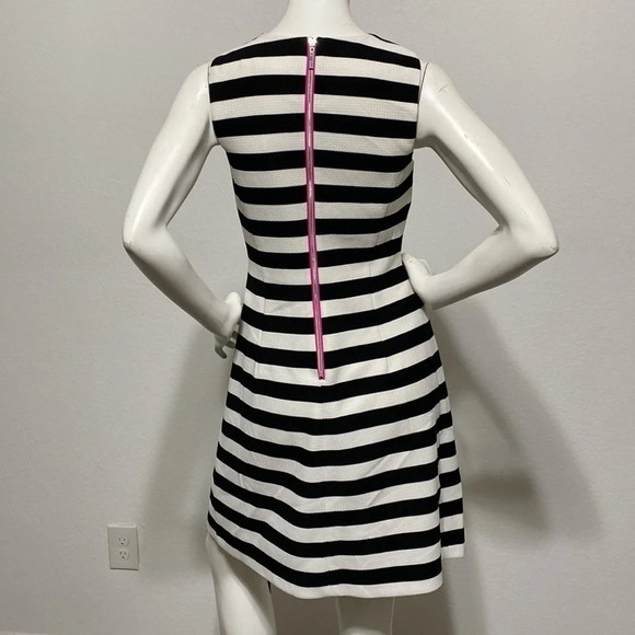Eliza J Black & White Striped Pleated Sleeveless Fit & Flare Dress Size 4 - Picture 6 of 9